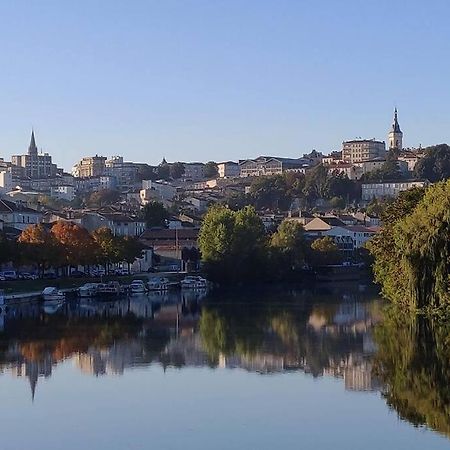 Le Petit Voyageur Apartment Angoulême Екстериор снимка