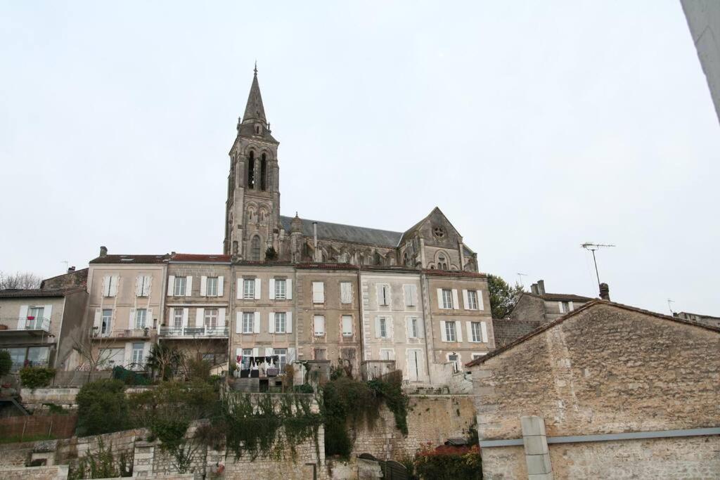 Le Petit Voyageur Apartment Angoulême Екстериор снимка