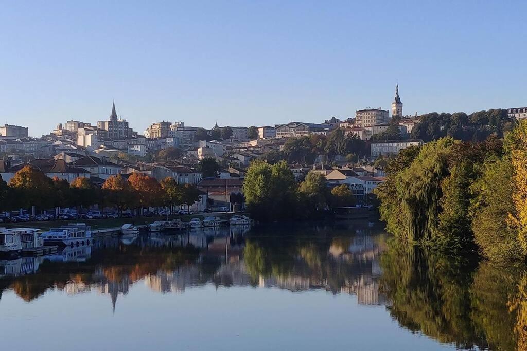 Le Petit Voyageur Apartment Angoulême Екстериор снимка