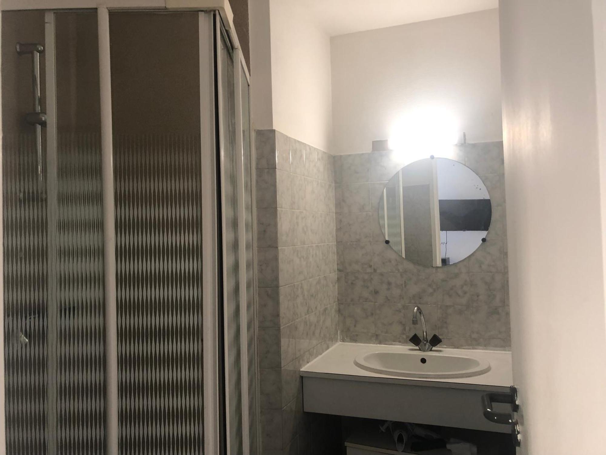 Le Petit Voyageur Apartment Angoulême Екстериор снимка
